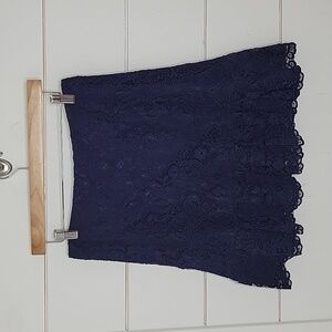 NWT Draper James size 4 navy blue lace mini tulip style skirt